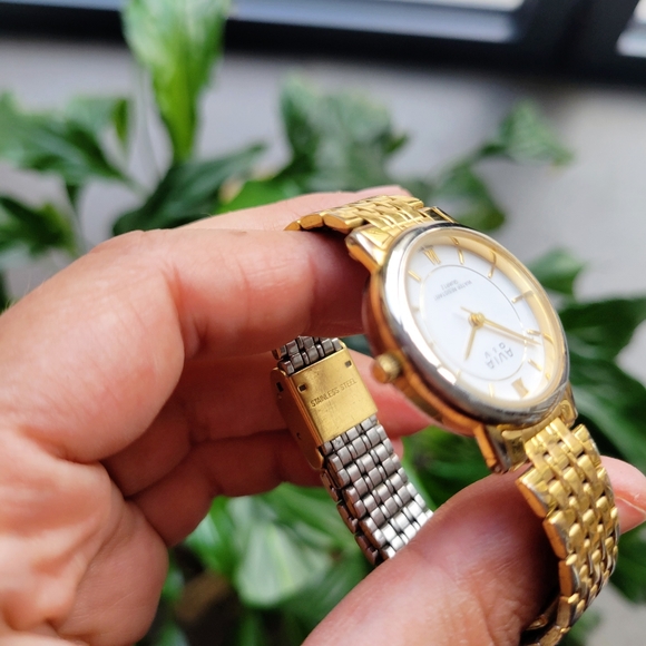 Vintage Avia Q&V Quartz Classic Watch